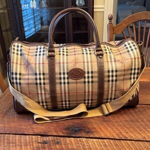 Super cute Burberry travel duffel with strap